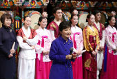 Chuyến thăm Thụy Sĩ của Tổng thống Hàn Quốc được bắt đầu bằng chương trình trao đổi văn hóa