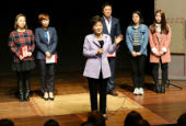 Tổng thống Park thưởng thức nhạc kịch nhân Ngày văn hóa