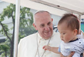 Giáo hoàng cùng với trẻ em
