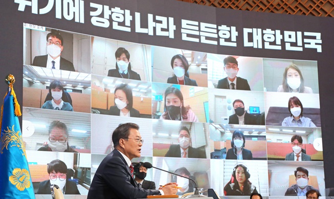 Tổng thống Moon Jae-in: Hàn Quốc nhanh chóng đảm bảo đủ liều lượng vắc xin Covid-19