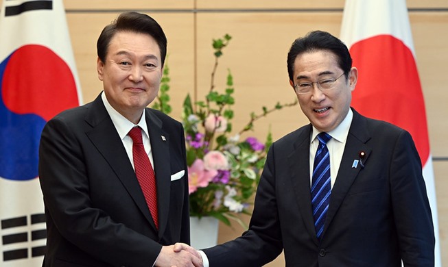 Tổng thống Yoon Suk Yeol điện đàm với Thủ tướng Nhật Bản