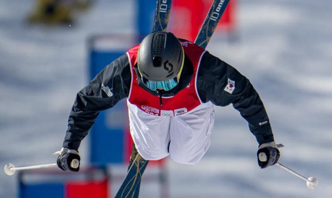 Gangwon 2024: Lee Yoon Seung đạt huy chương vàng bộ môn trượt tuyết mogul