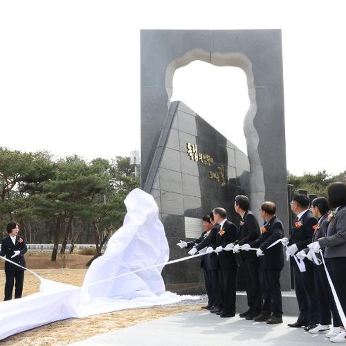 Lễ khánh thành “khu tưởng niệm các anh hùng liệt sĩ”