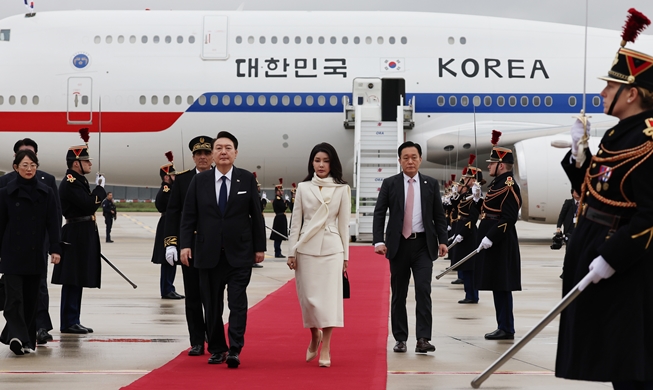 Tổng thống Hàn Quốc gặp gỡ đoàn đại biểu BIE tại Paris