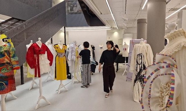 Một triển lãm lấy chủ đề thời trang Hàn Quốc diễn ra ở Thụy Điển