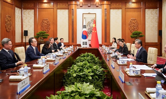 Ngoại trưởng Hàn - Trung nhất trí thúc đẩy quan hệ đối tác hợp tác chiến lược