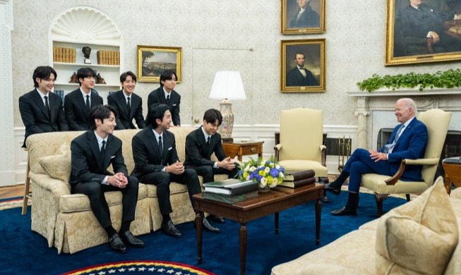 Nhóm nhạc K-pop BTS gặp gỡ Tổng thống Joe Biden tại Nhà Trắng