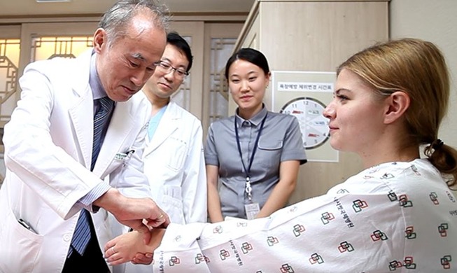 Năm 2021, 146.000 bệnh nhân người nước ngoài đến Hàn Quốc để điều trị y tế