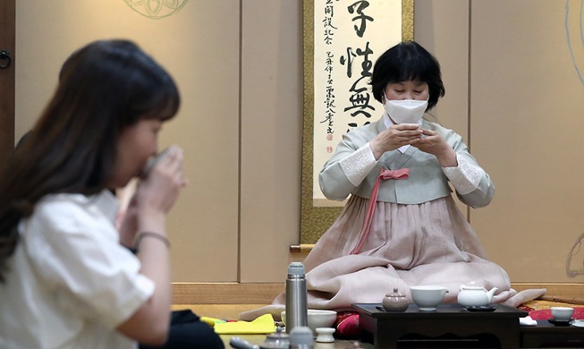 [Hàn Quốc hôm nay] Lớp học trà đạo tại Bảo tàng Busan