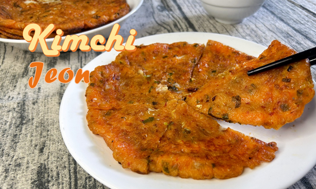 [Hôm nay ăn gì?] Bài 12. Kimchijeon – Món bánh xèo Hàn Quốc từ Kimchi cải thảo