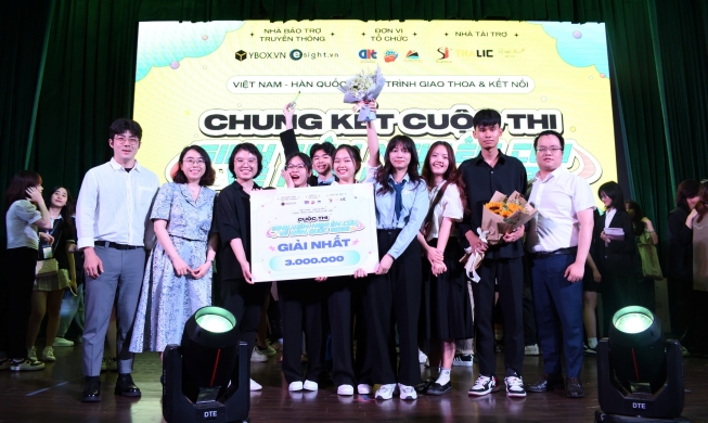 Phỏng vấn: Đội thi giành Giải nhất cuộc thi “Sinh viên nghiên cứu về Hàn Quốc 2023”