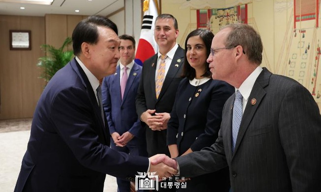 Tổng thống Yoon Suk Yeol kêu gọi sự hợp tác của Đoàn Hạ nghị sĩ Mỹ