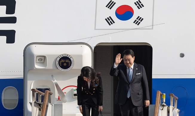Tổng thống Hàn Quốc lên đường tham dự Hội nghị thượng đỉnh APEC