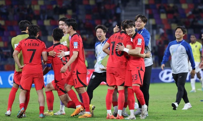 Hàn Quốc tiến vào tứ kết U20 World Cup làm rạng danh bóng đá châu Á