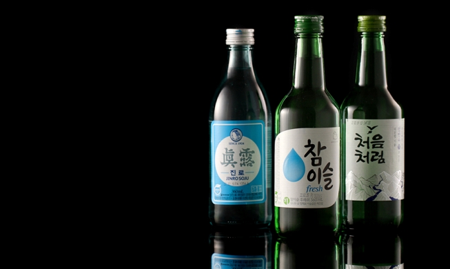 Hãng tin Bloomberg chú ý đến sự phổ biến của rượu Soju trên toàn thế giới