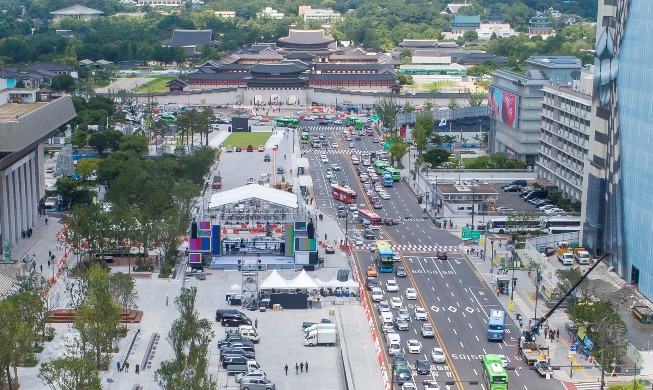 Quảng trường Gwanghwamun chính thức mở cửa trở lại với diện mạo hoàn toàn mới