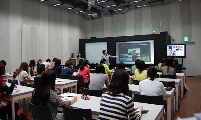12 trường đại học Hàn Quốc cung cấp các bài giảng điện tử cho sinh viên nước ngoài