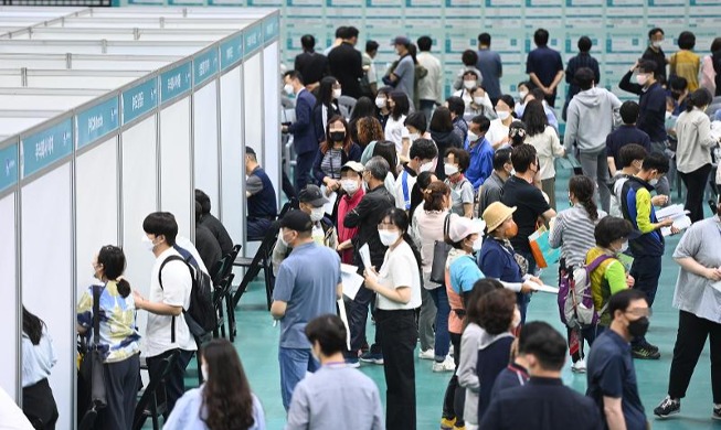 Tổng số lao động có việc làm tại Hàn Quốc đạt 28,48 triệu người trong tháng 5/2022