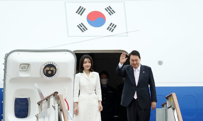 Tổng thống Hàn Quốc lên đường sang Tây Ban Nha, bắt đầu chuyên cô...
