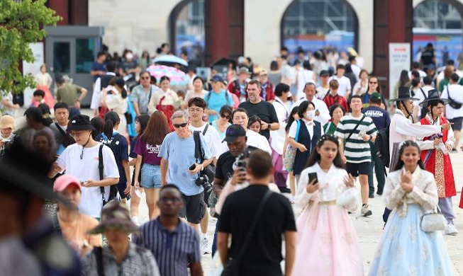Tháng 7/2023: Lượng du khách đến Hàn Quốc lần đầu tiên vượt mốc 1 triệu người sau Covid-19