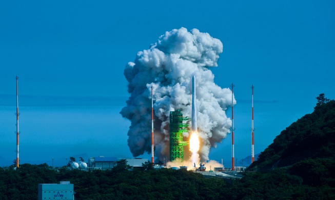Hàn Quốc phóng thành công tên lửa vũ trụ Nuri, đưa vệ tinh lên quỹ đạo
