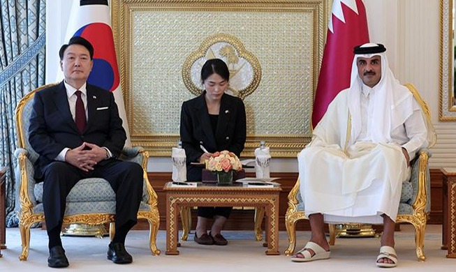 Tổng thống Hàn Quốc hội đàm với Quốc vương Qatar