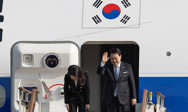 Tổng thống Hàn Quốc đến thăm Vương quốc Anh và Pháp