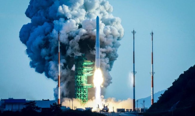 Tên lửa vũ trụ KSLV-II được phóng với tham vọng không gian của Hàn Quốc
