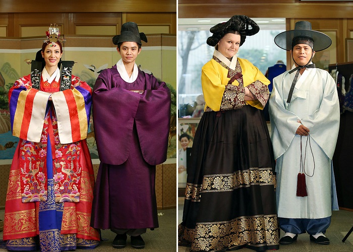 커플 한복 의상을 갖춰 입은 (왼쪽) 이란출신 로샤나 모스렘자드와 필리핀출신의 안드레이 룩투(Andrei Renzo Lugtu), (오른쪽) 폴란드 출신 마그달레나 마라초프스카(Magdalena Malachowska), 팔라우 출신 젤로 아구아라스(Jello Aguaras)