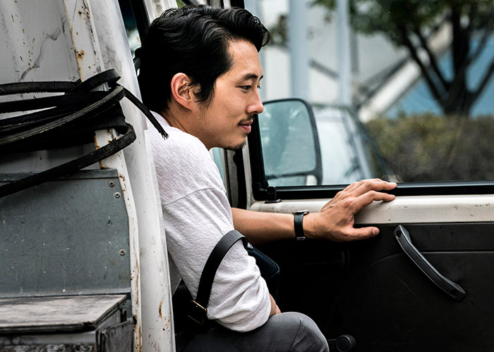 Steven Yeun, diễn viên đã đóng vai trò Ben trong bộ phim Burning đã nhận được giải nam diễn viên phụ xuất sắc nhất năm 2018 được Hiệp hội phê bình phim Los Angeles (LAFCA) và Hiệp hội phê bình phim Toronto (TFCA) bình chọn. (Ảnh: CGV Arthouse)