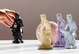 Tượng “Bồ tát trầm ngâm thu nhỏ” là sản phẩm bán chạy nhất tại Bảo tàng Quốc gia Hàn Quốc vào năm 2023. (Ảnh: Quỹ Bảo tàng Quốc gia Hàn Quốc)