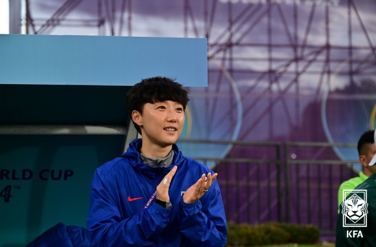 Huấn luyện viên bóng đá Park Youn-jeong cho Đội tuyển bóng đá U-20 nữ quốc gia Hàn Quốc. (Ảnh: Hiệp hội bóng đá Hàn Quốc)
