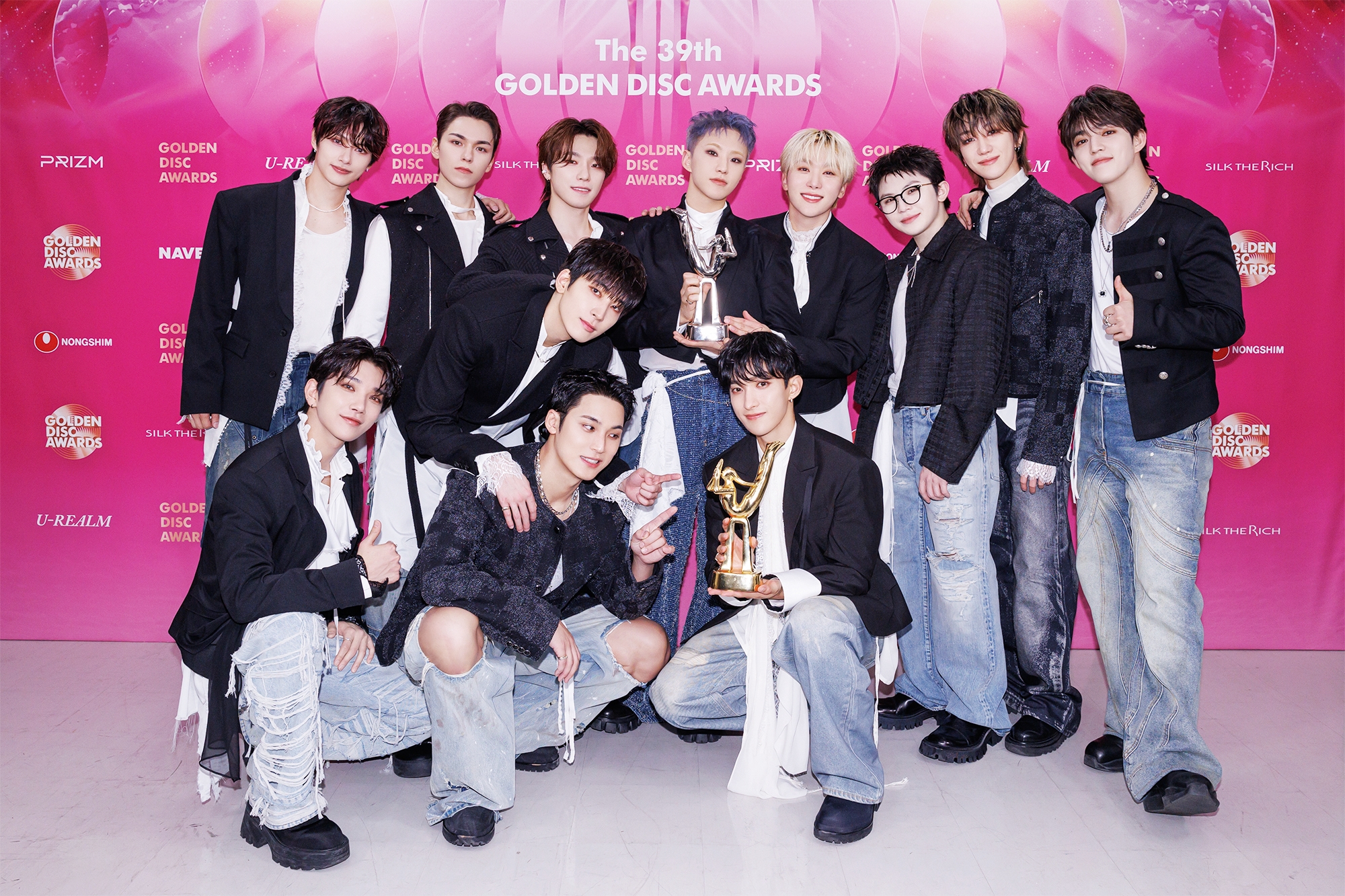 Ngày 5/1/2025, nhóm nhạc SEVENTEEN đã nhận được giải Daesang album của năm và giải Bonsang album xuất sắc nhất với mini album “SPILL THE FEELS” tại lễ trao giải Golden Disc Awards (GDA) lần thứ 39, diễn ra ở sân bóng chày Mizuho PayPay Dome, thành phố Fukuoka, Nhật Bản. (Ảnh: Pledis Entertainment)
