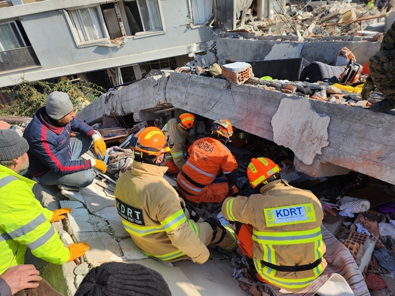 Đội tìm kiếm cứu nạn Hàn Quốc (Korea Search and Rescue Team, KOSAR) thuộc Cơ quan Cứu hỏa Quốc gia Hàn Quốc (NFA) đã thực hiện cứu trợ tại Thổ Nhĩ Kỳ sau trận động đất vào tháng 2/2023. (Ảnh: Cơ quan Cứu hỏa Quốc gia Hàn Quốc)