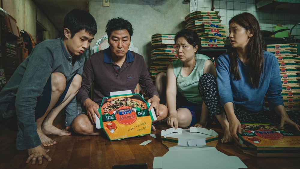 ﻿Bộ phim “Ký sinh trùng” (Parasite) của đạo diễn Bong Joon-ho được báo The New York Times (Mỹ) vinh danh là phim hay nhất thế kỷ 21. (Ảnh: CJ ENM)