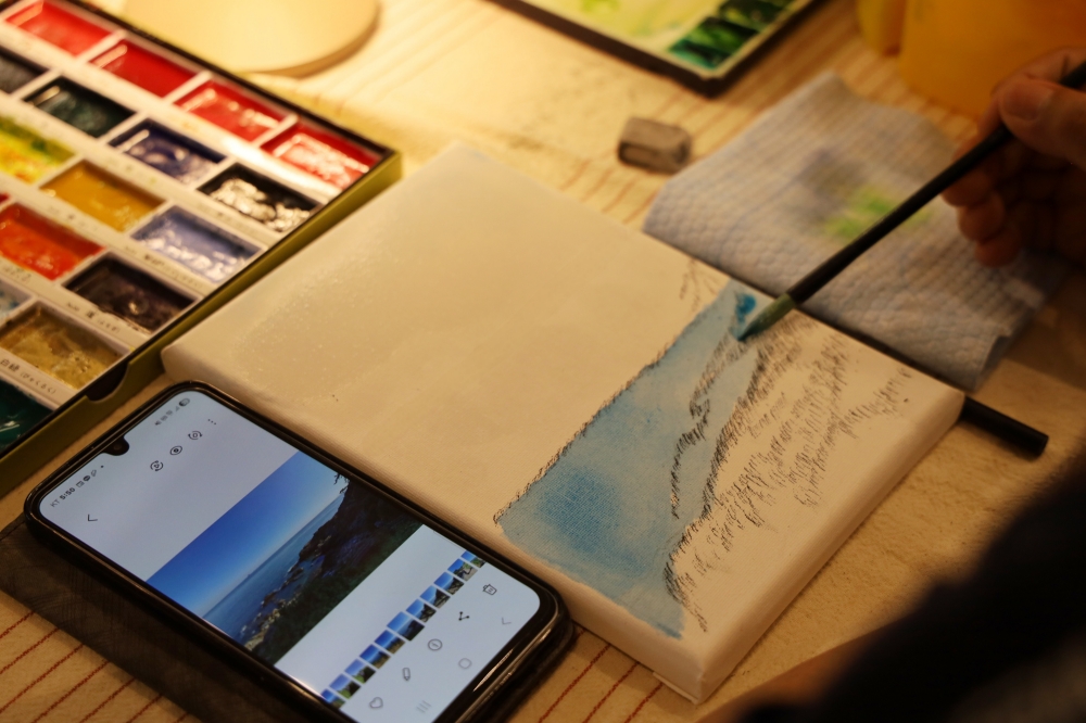 &ldquo;Nh&agrave; ngoại ở Namhae&rdquo; tổ chức nhiều chương tr&igrave;nh như trải nghiệm vẽ tranh. (Ảnh: Tổng cục Du lịch H&agrave;n Quốc) 