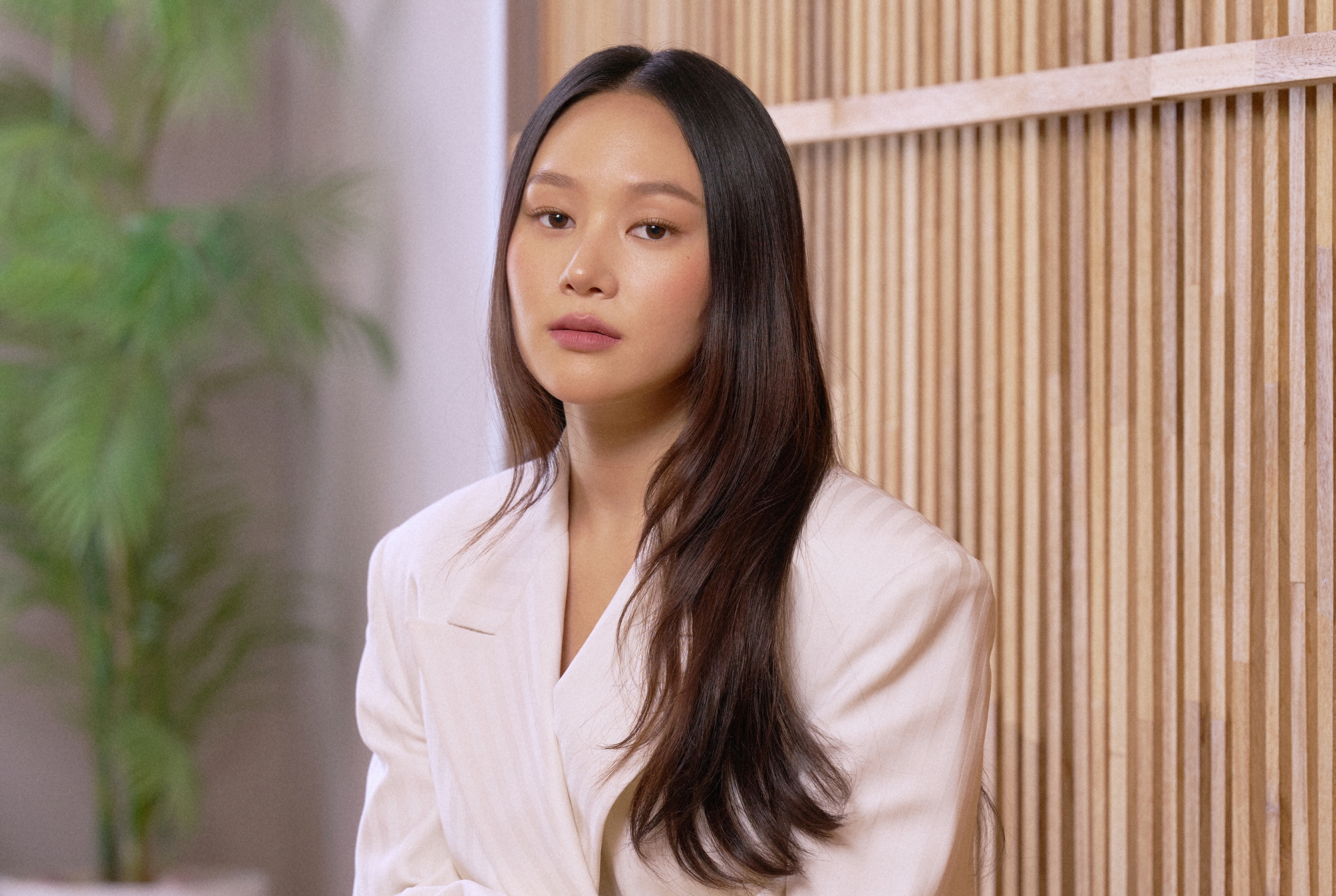 Ha Ye-rin, nữ ch&iacute;nh m&ugrave;a 4 của &lsquo;Bridgerton&rsquo; - series&nbsp;phim&nbsp;nổi bật của Netflix, chụp tại buổi họp b&aacute;o nh&acirc;n dịp đến H&agrave;n Quốc, tổ chức ng&agrave;y 4/3 tại Community House Masil, Jung-gu, Seoul. (Ảnh: Netflix)