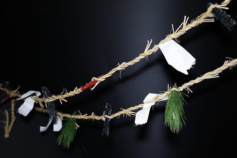 Ngày 7, tại Bảo tàng Dân gian Quốc gia Hàn Quốc ở quận Jongno, Seoul, dây geumjul - một phong tục sinh nở truyền thống của Hàn Quốc - được trưng bày tại triển lãm đặc biệt “Sinh con, niềm vui chung của mọi nhà”. (Ảnh: Park Daejin / Korea.net).