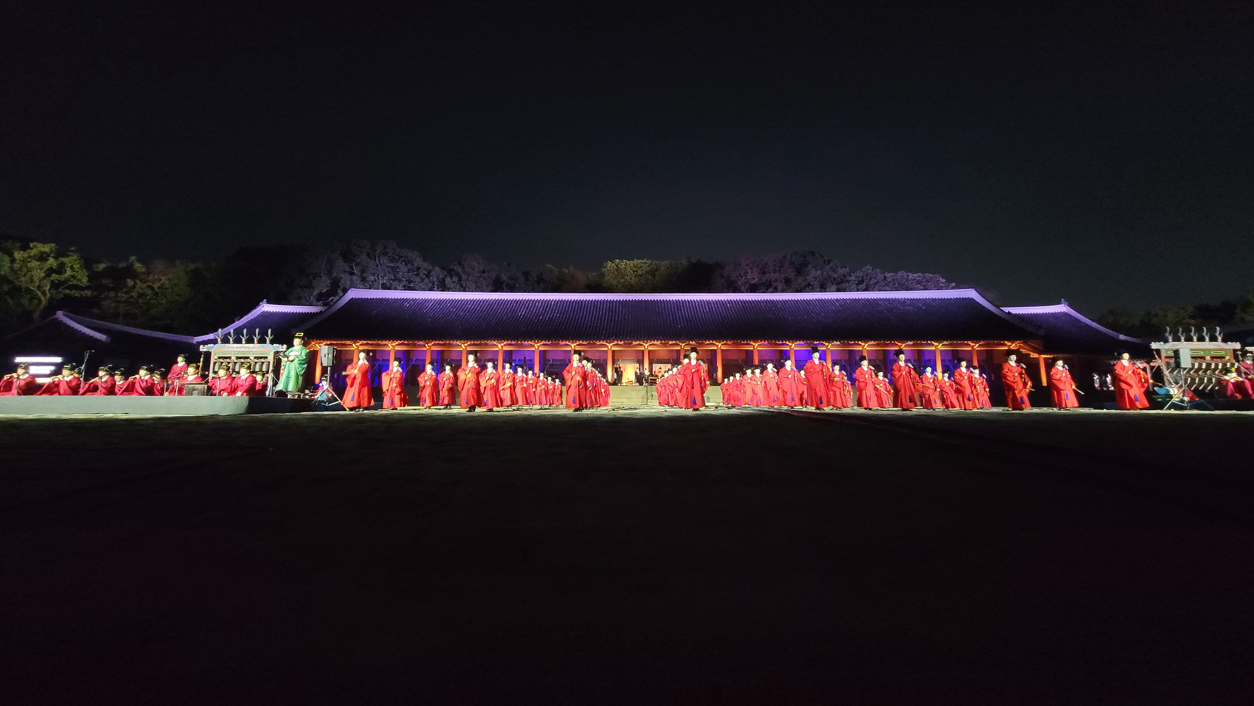 Đ&ecirc;m&nbsp;Nh&atilde; nhạc T&ocirc;ng miếu được tổ chức v&agrave;o th&aacute;ng 4 năm ngo&aacute;i tại Jongmyo.&nbsp;(Ảnh:&nbsp;Cục Di sản Quốc gia)