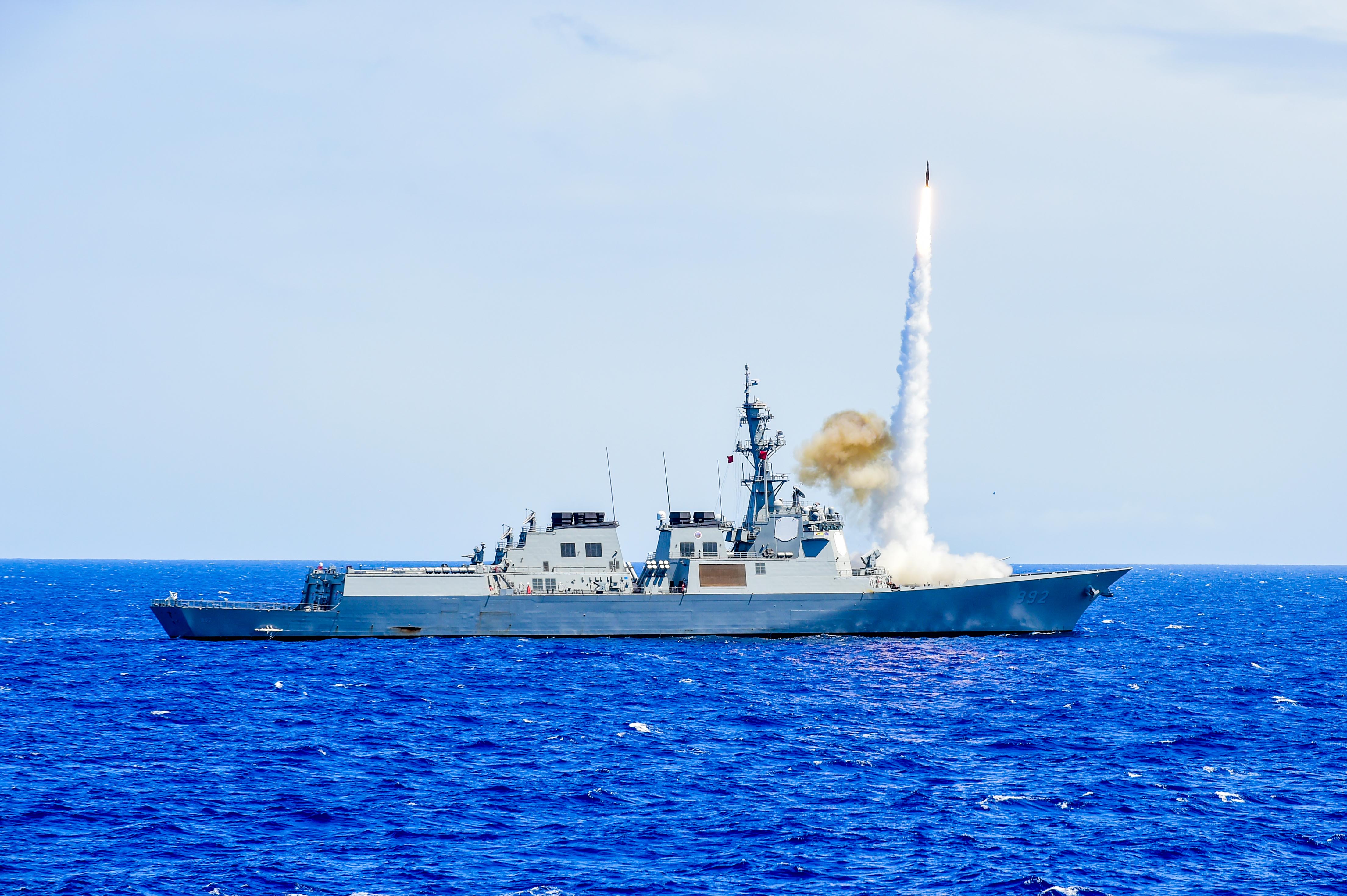 T&agrave;u khu trục Yulgok Yi I của H&agrave;n Quốc tham gia cuộc tập trận V&agrave;nh đai Th&aacute;i B&igrave;nh Dương (RIMPAC) năm 2024. (Ảnh:&nbsp;Hải qu&acirc;n)