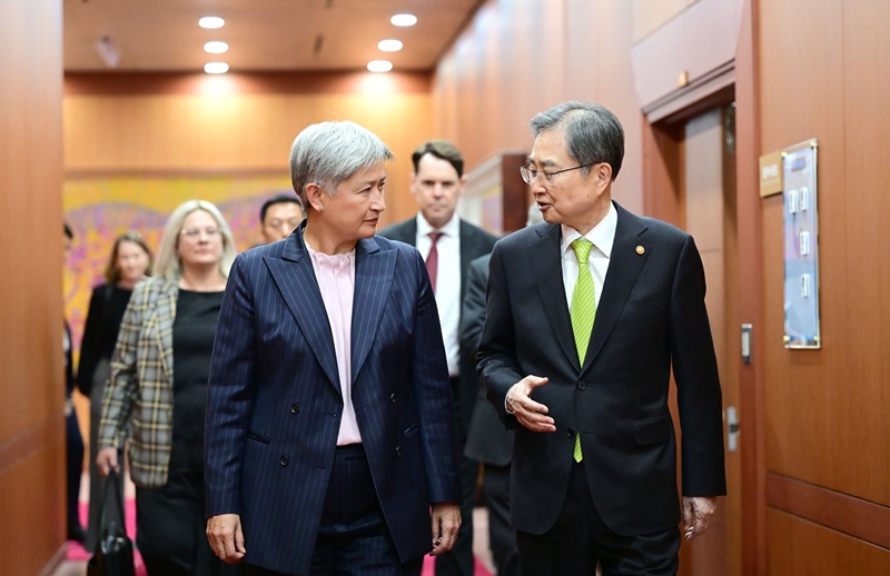 Bộ trưởng Ngoại giao H&agrave;n Quốc Cho Hyun v&agrave; Bộ trưởng Ngoại giao &Uacute;c&nbsp;Penny Wong tham dự &ldquo;Hội đ&agrave;m Ngoại trưởng H&agrave;n Quốc - &Uacute;c&rdquo; diễn ra tại Seoul h&ocirc;m 30/4 vừa qua. (Ảnh:&nbsp;Bộ Ngoại giao H&agrave;n Quốc)