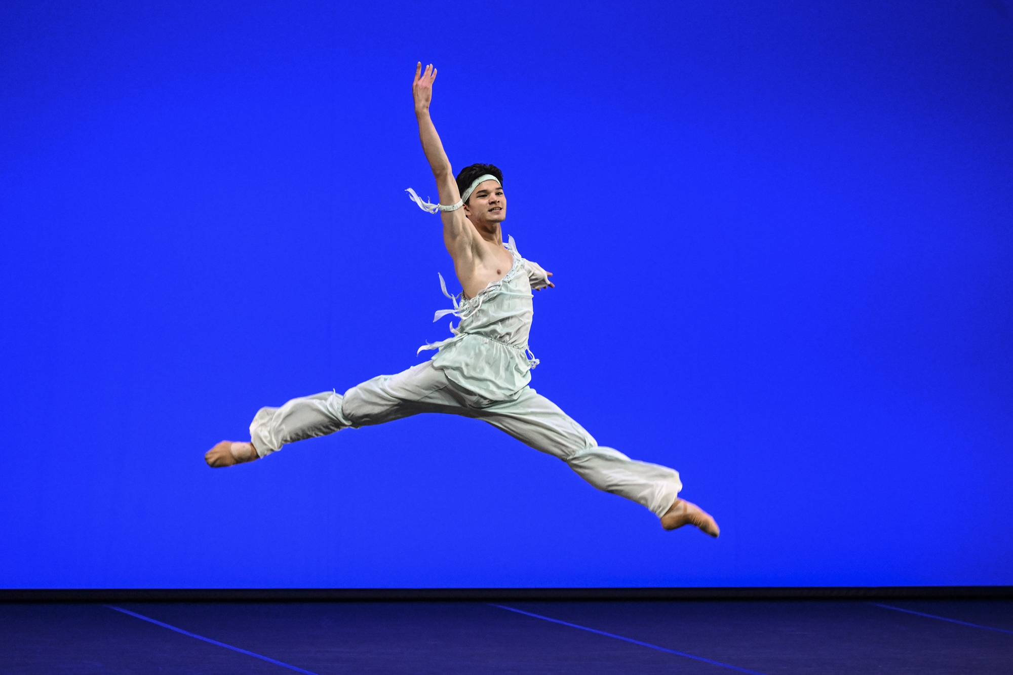 Vũ c&ocirc;ng ba l&ecirc; Seong Jae-seung nhận giải thưởng cao nhất 'Jane Erkko Grand Prix' tại Cuộc thi Ba l&ecirc; Quốc tế Helsinki lần thứ 10, tổ chức ng&agrave;y 5/6 (giờ địa phương) tại Nh&agrave; h&aacute;t Opera v&agrave; Ba l&ecirc; Quốc gia Phần Lan. (Ảnh: Yonhap News)