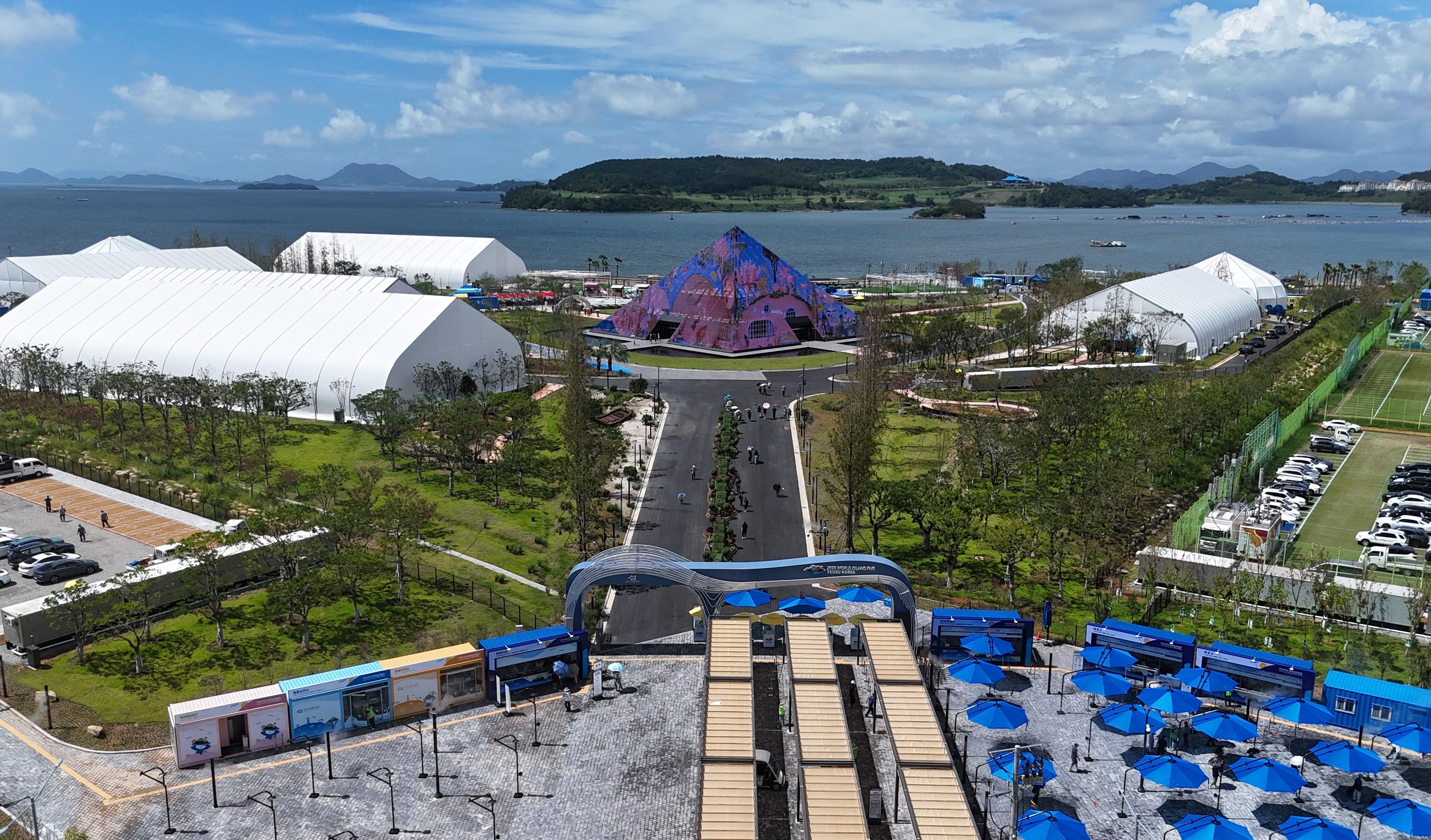 &ldquo;Triển l&atilde;m Thế giới về Đảo Yeosu 2026&rdquo; sẽ diễn ra từ ng&agrave;y 5/9 đến 4/11 tại th&agrave;nh phố Yeosu, tỉnh Jeonnam. Ảnh chụp khu Jinmo, Dolsan, địa điểm ch&iacute;nh của triển l&atilde;m. (Ảnh:&nbsp;Ban Tổ chức Triển l&atilde;m Thế giới về Đảo Yeosu)