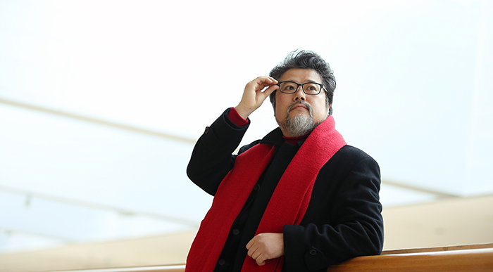 유년시절 성악가가 되리라 상상조차 못했지만 음악을 계기로 운명이 바뀌었다고 말하는 바리톤 김승철 교수.