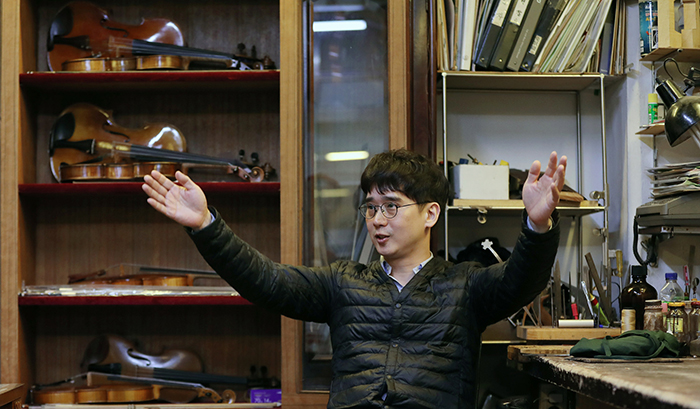 최신해 한양악기 대표는 “세계 어딜 가도 낙원상가처럼 다양한 악기를 한 곳에서 볼 수 있는 곳은 없다’며 낙원상가의 매력을 강조한다.