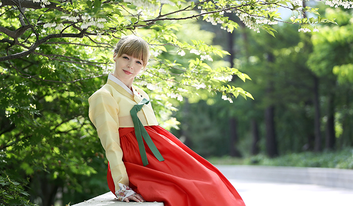 독일인 가수 로미나 씨는 “한국에 오게 된 것, 이곳에서 가요를 하게 된 것, 이 모든 것은 운명인 것 같다”고 말한다. (사진: 전한 기자)