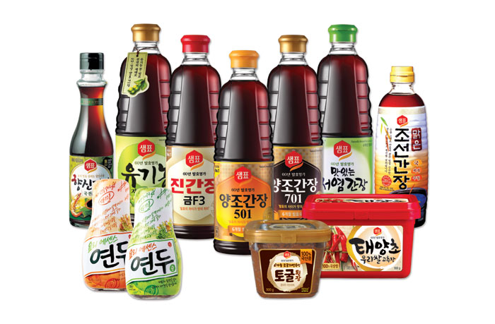 간장, 고추장, 된장, 신개념 조미료 연두 등 샘표 식품의 장류 제품들.