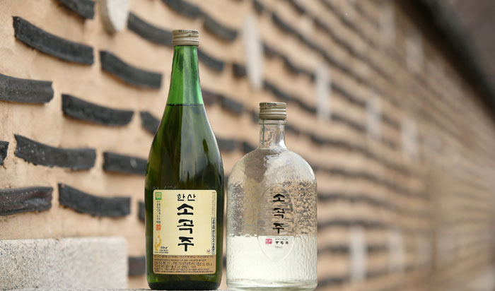 소곡주는 알코올함량 43%인 불소곡주와 18%의 한산소곡주, 신세대 감각에 맞춘 백제소곡주 13% 등 다양한 제품이 나와있다.