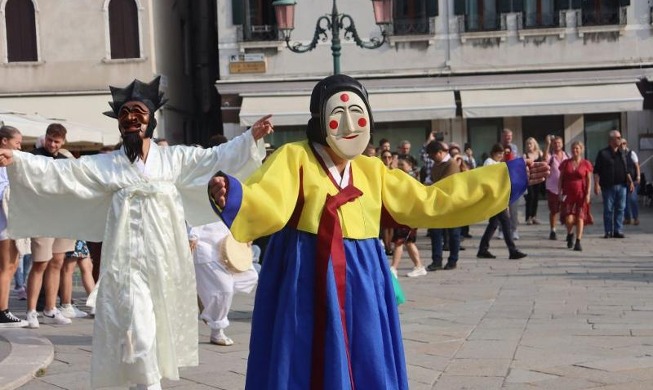 Múa mặt nạ “Talchum” sẽ được biểu diễn tại Lễ hội Carnival của Venice