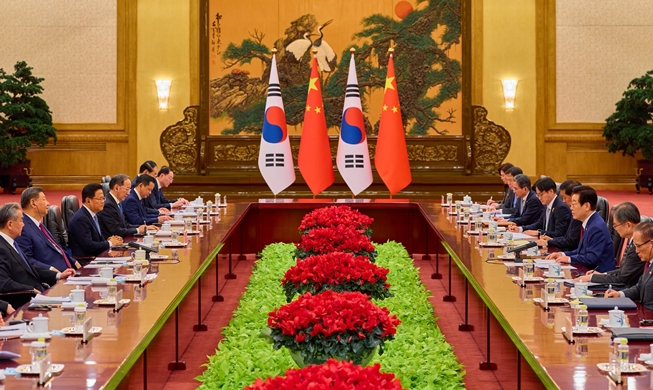 Tổng thống Lee Jae Myung gặp gỡ các quan chức cấp cao Trung Quốc